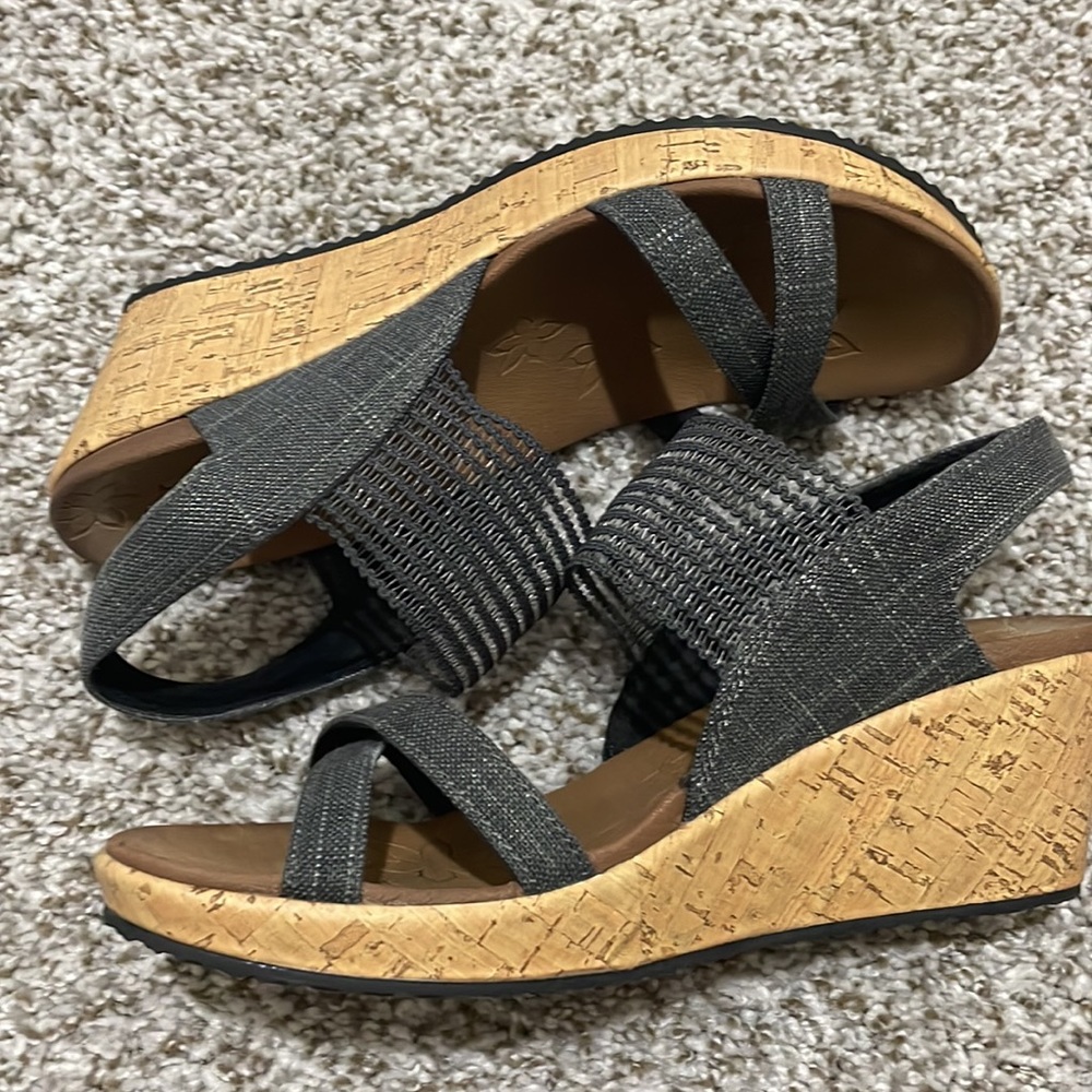 Sketchers Beverlee Wedge Sz 9
